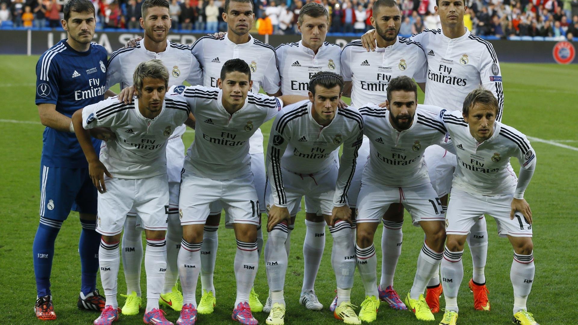 绿茵场外的开拓者，从德甲争冠焦点战看体育精神的跨界共鸣