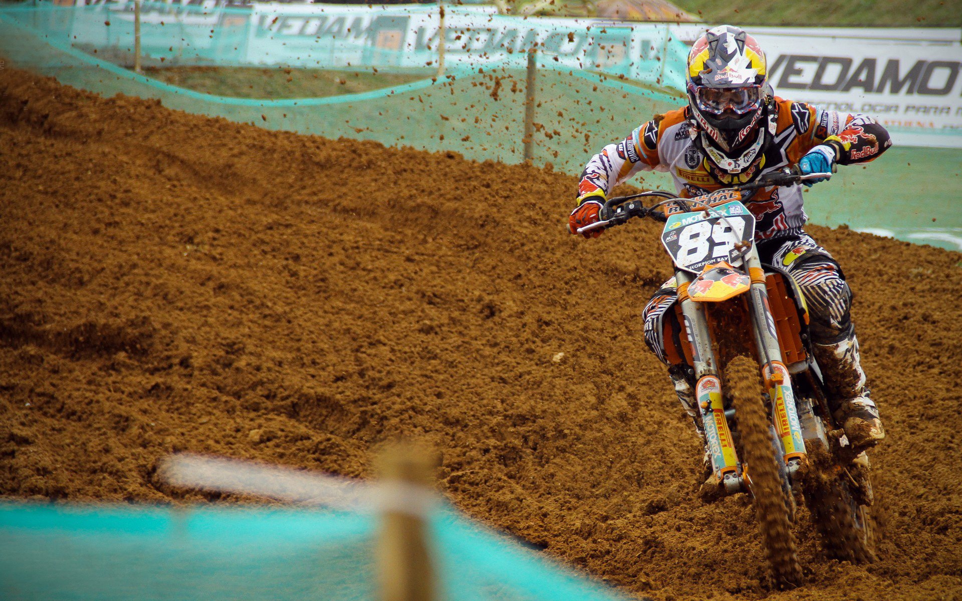 跨界传奇，当爵士横扫老鹰之夜，伦纳德在德甲争冠战接管比赛