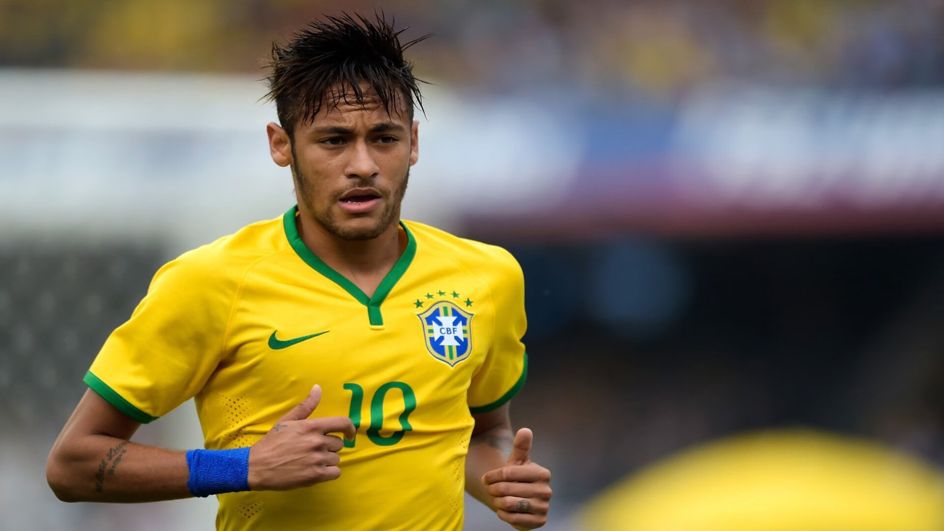 橙潮与闪电，当荷兰足球击败中国，克瓦拉茨赫利亚在F1赛道接管年度争冠